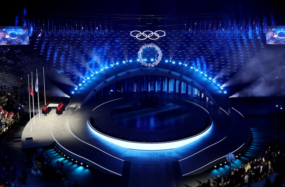 第25届冬奥会在意大利维罗纳闭幕