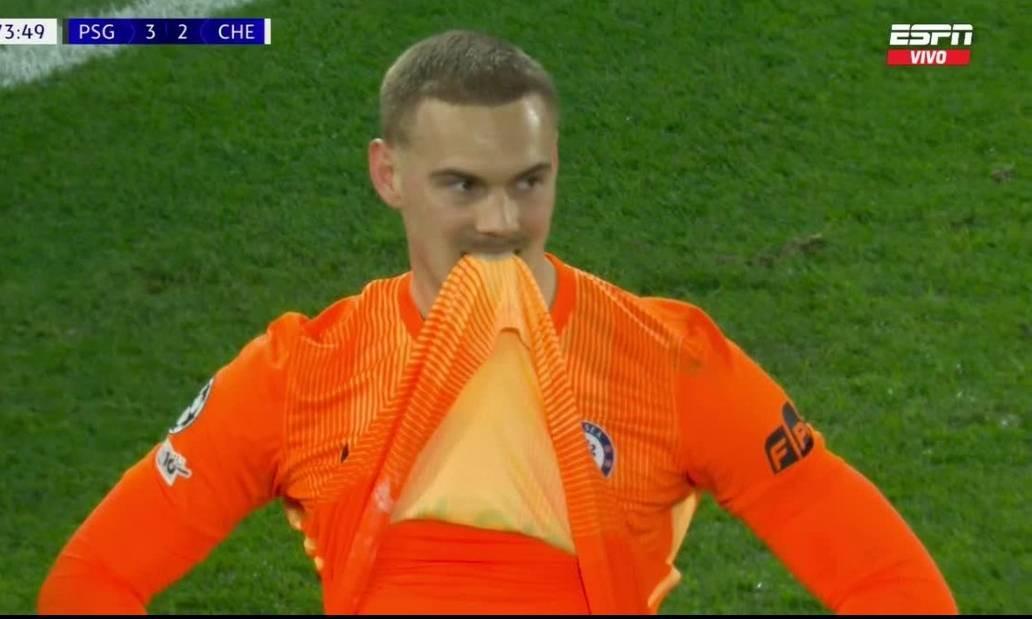 pg游戏-致敬热刺？切尔西欧冠上二门，结果因门将俩失误同样2-5惨败